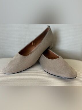 H&M Gray/Taupe Faux Suede Low Block Heel Pumps size 9.5 (41)
